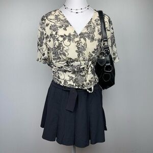 VTG‎ Classy Floral Blouse in Cream + Black Women’s Size L